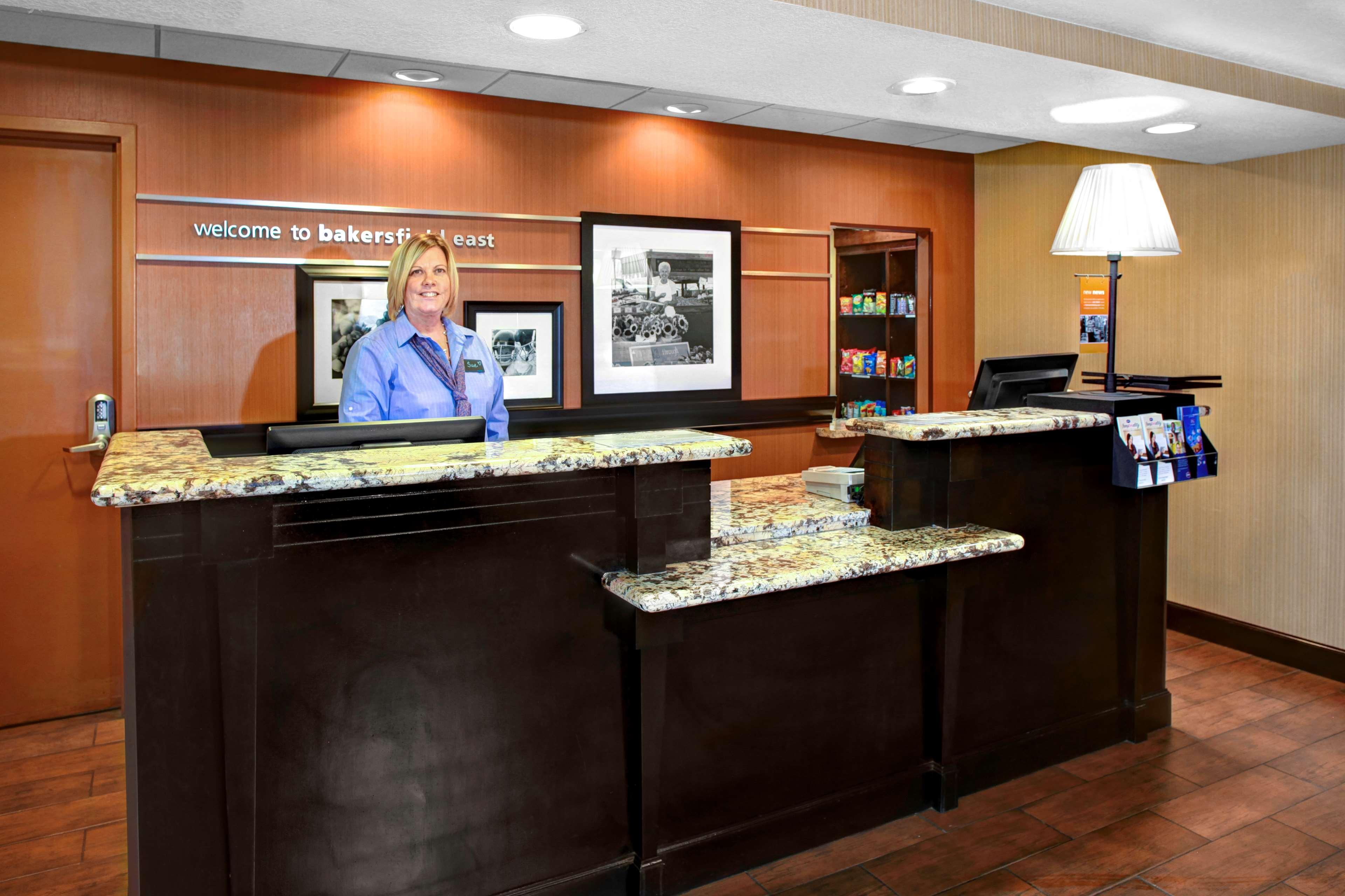 Hampton Inn And Suites Bakersfield / Highway 58 Ngoại thất bức ảnh